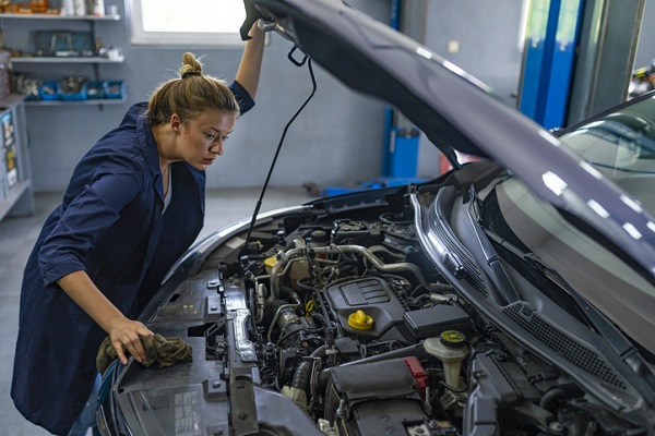 Let vehicles cool down before you begin replacing spark plugs