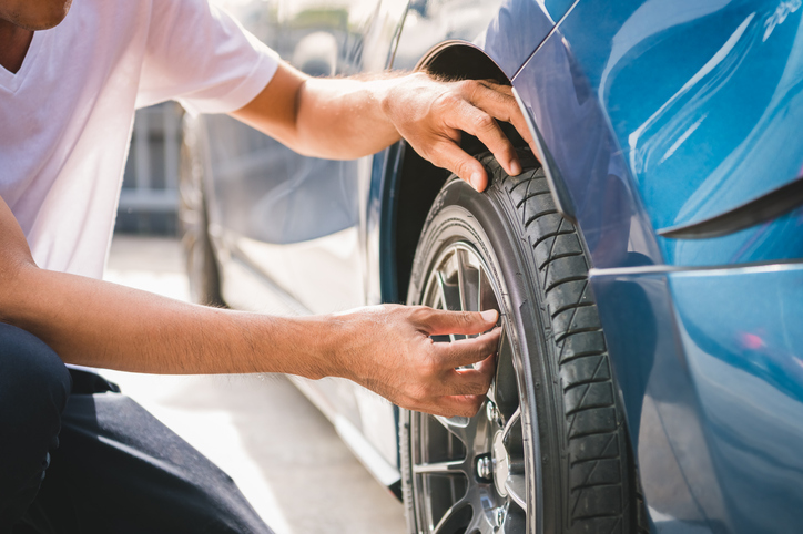 When a vehicle’s tires show uneven patterns of wear, this could be a sign that the tires need replacing