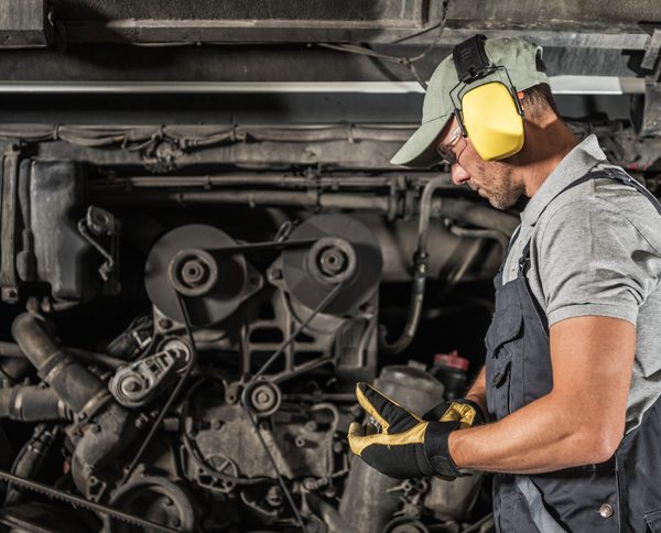 How to Keep Your Workplace Safe as a Diesel Mechanic