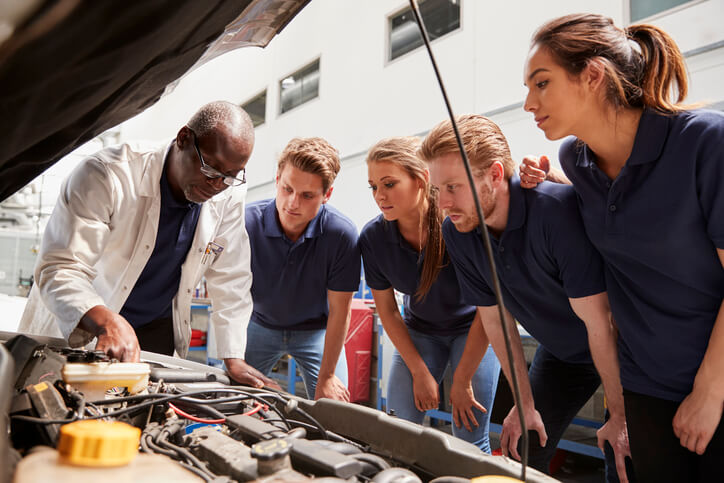 Instructor at CATI school demonstrating no-start troubleshooting